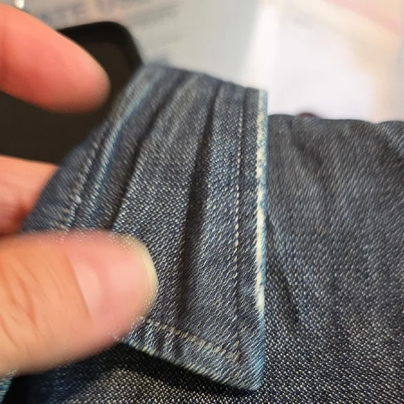 NEW FRANK & EILEEN MEN'S LUKE TATTERED DENIM BUTTON UP SHIRT IN DK BLUE RINSE XS - Picture 3 of 10